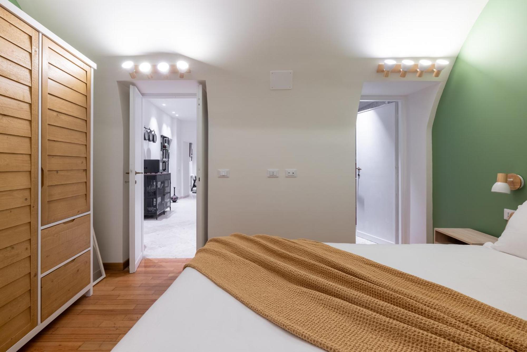 Charming 3 Bedroom Apartment In The Historic Center Рим Екстер'єр фото